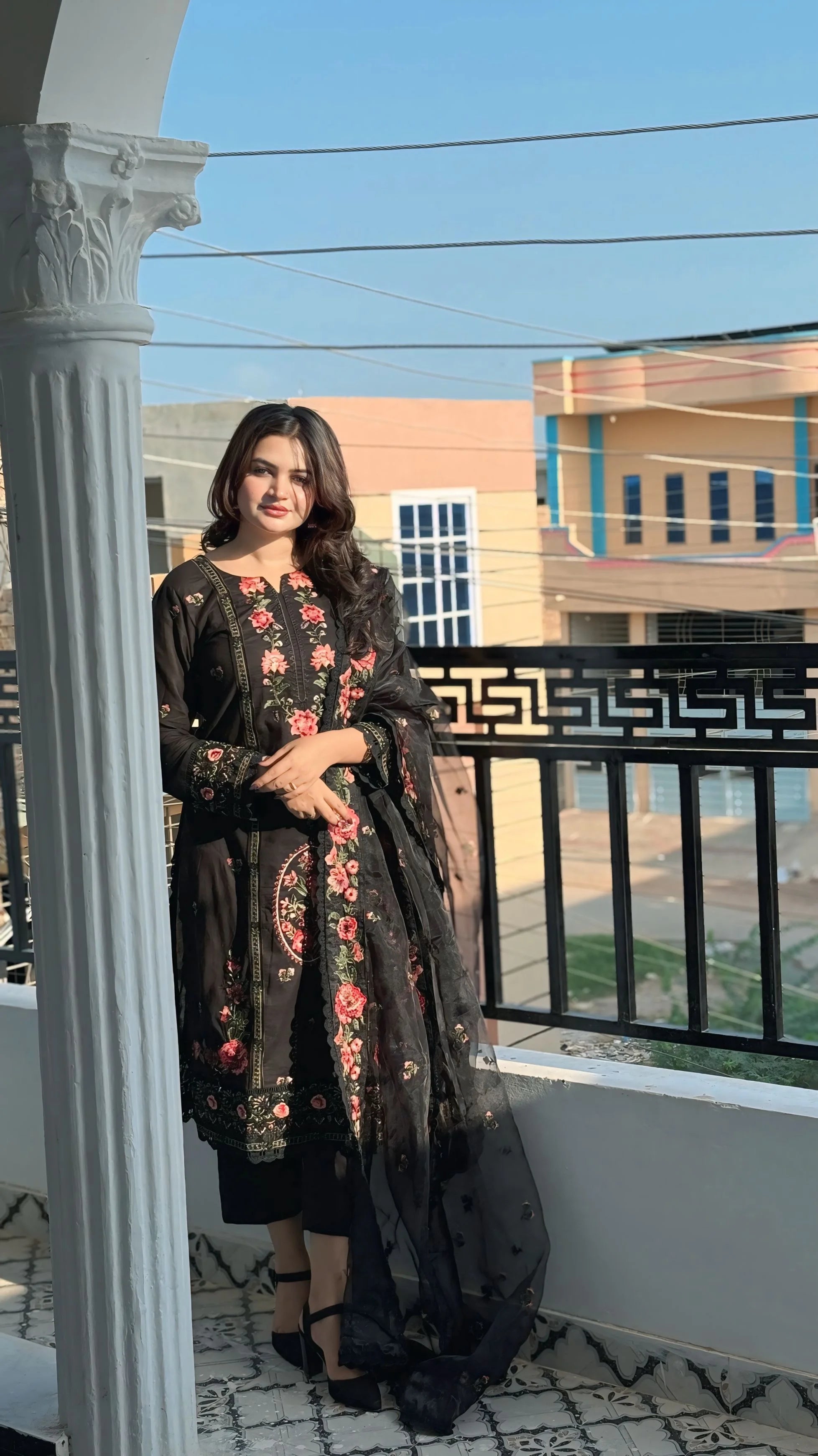 Zareen (3-Piece Embroidered Lawn Suit)
