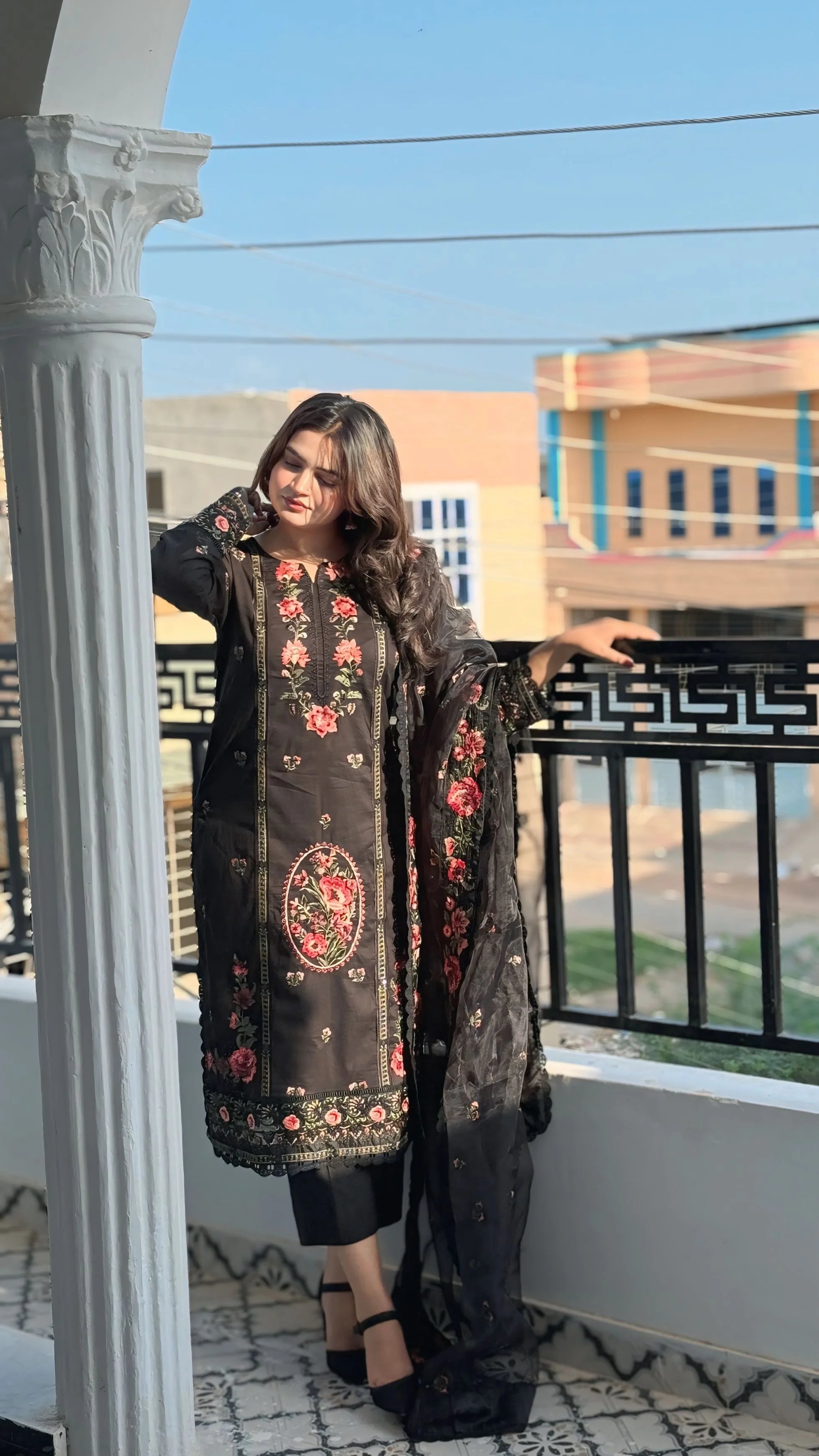 Zareen (3-Piece Embroidered Lawn Suit)
