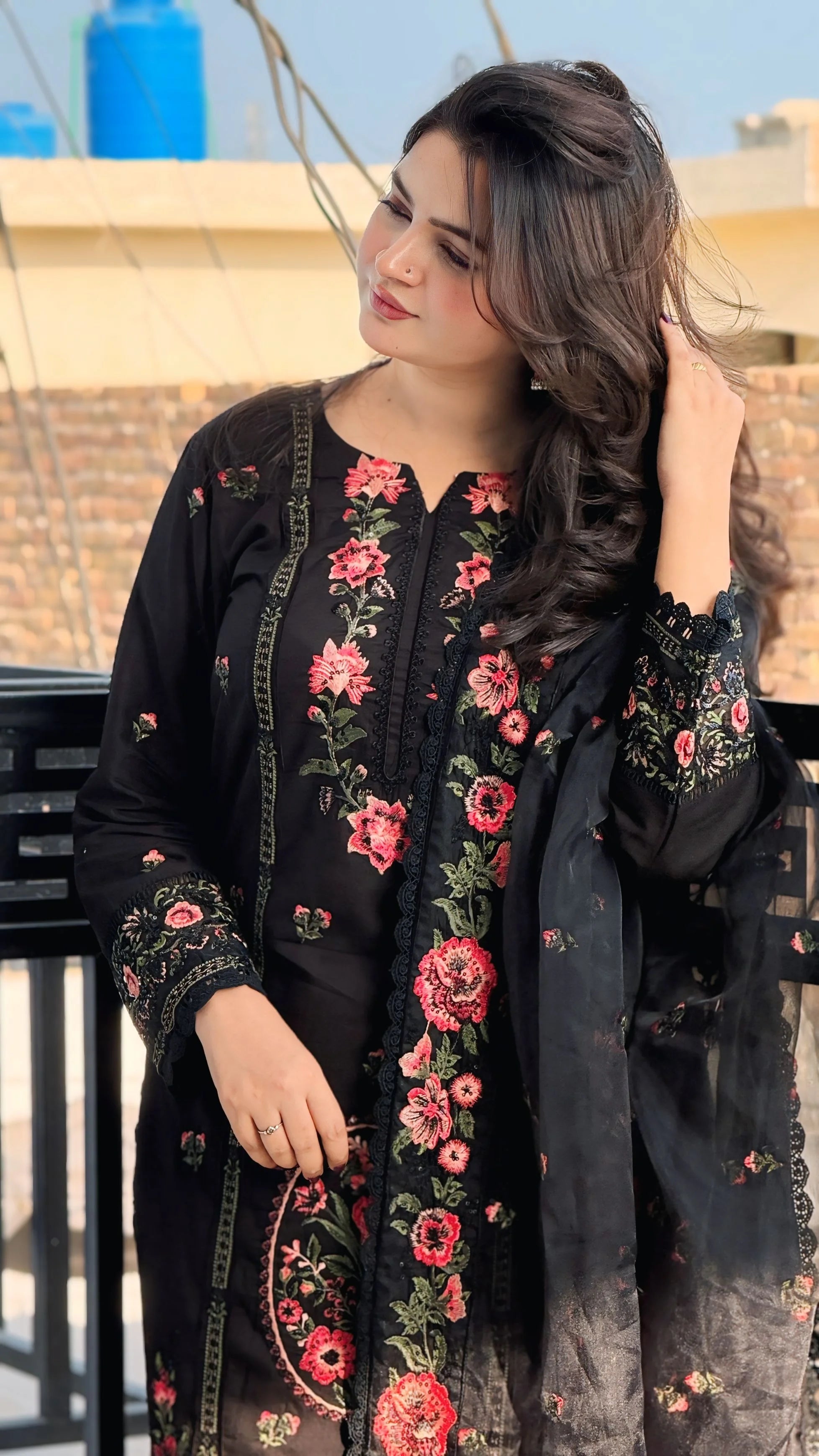 Zareen (3-Piece Embroidered Lawn Suit)