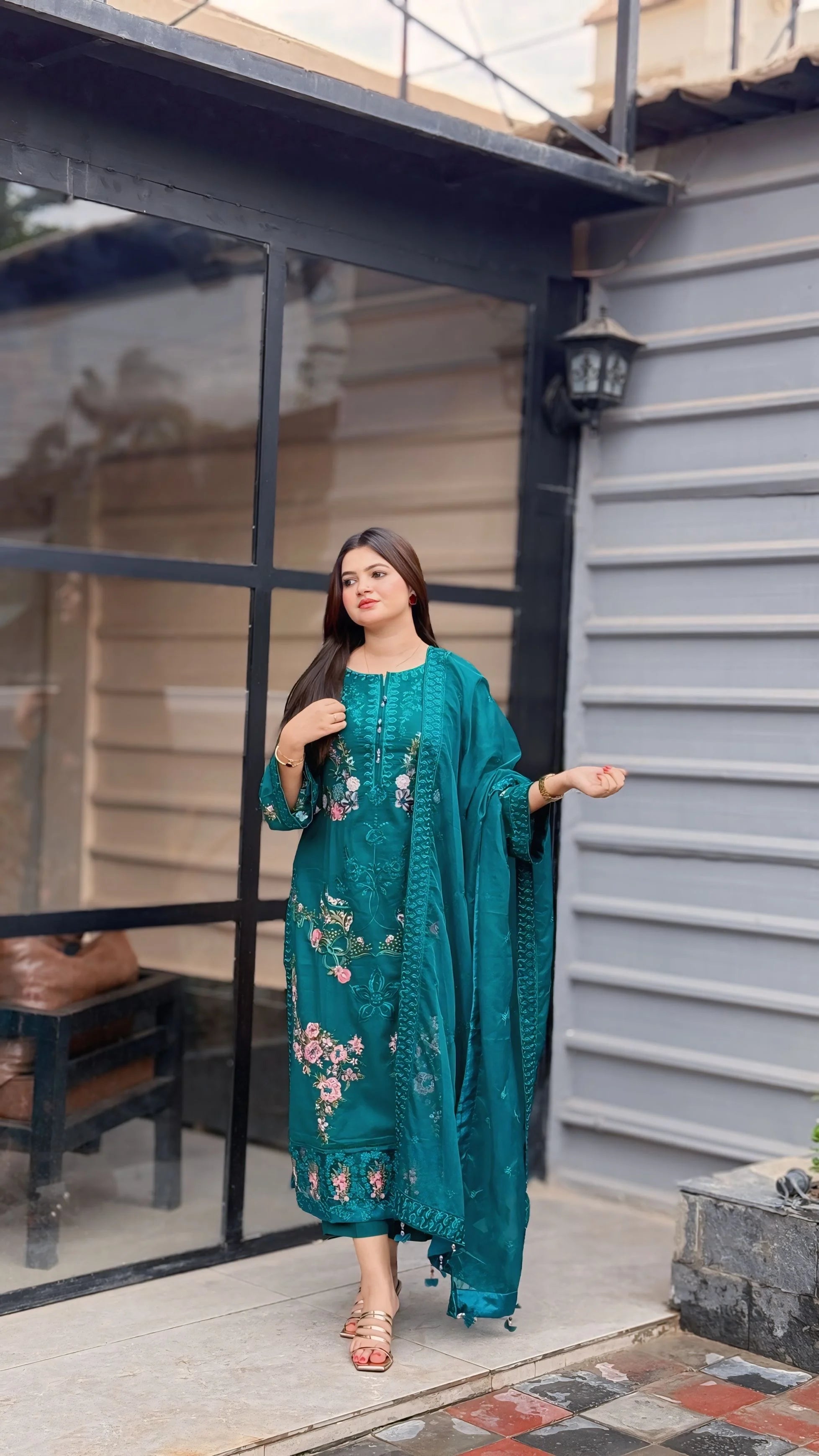 Ayla (3-Piece Embroidered Lawn Suit)