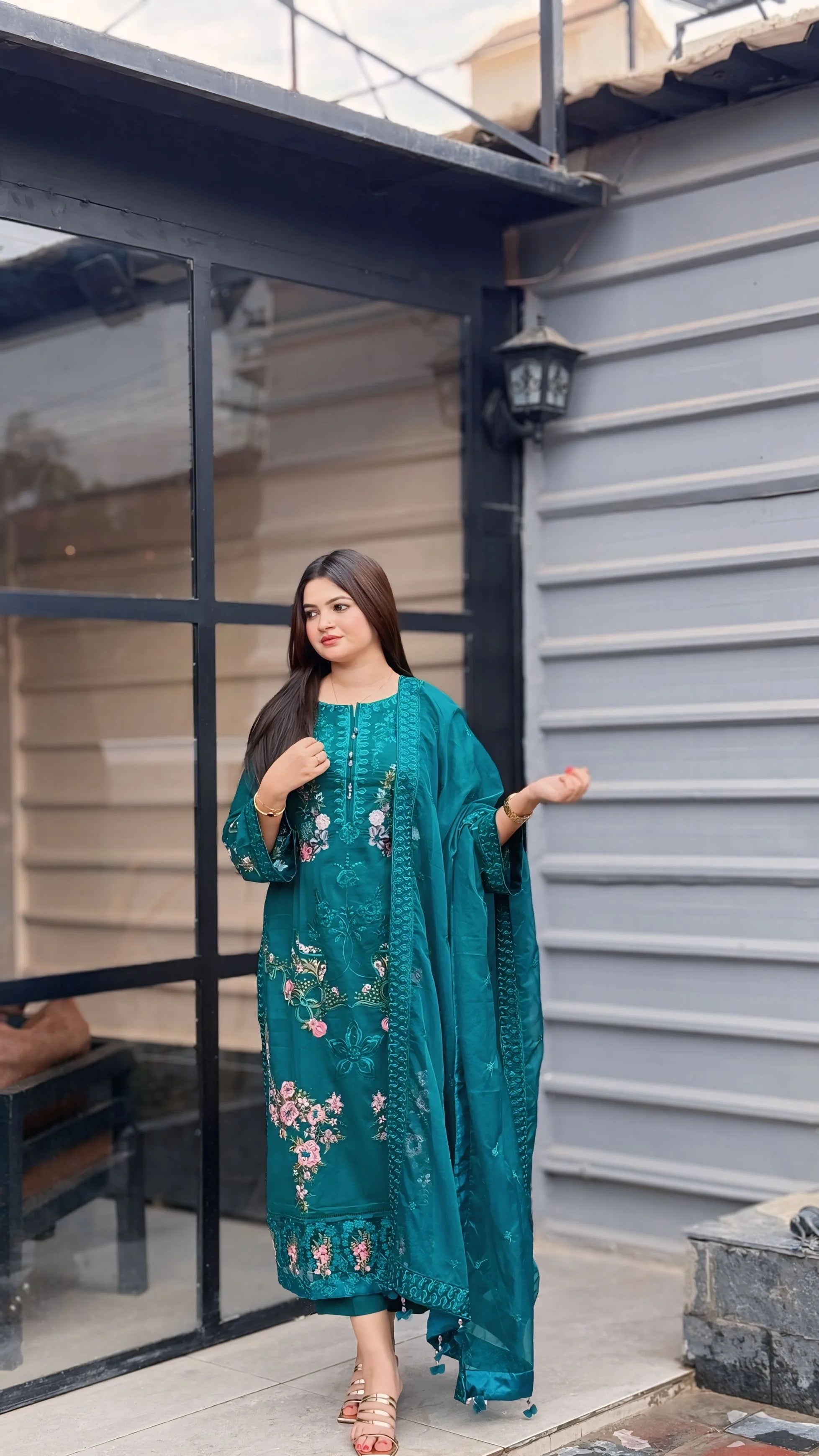Ayla (3-Piece Embroidered Lawn Suit)